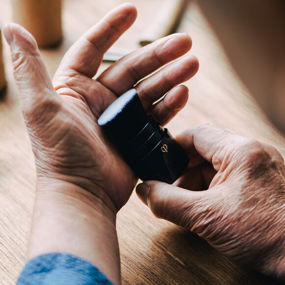 PORTABLE BRUSH