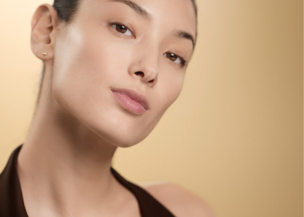 ハリのある印象へ導く独自の4Dアプローチ