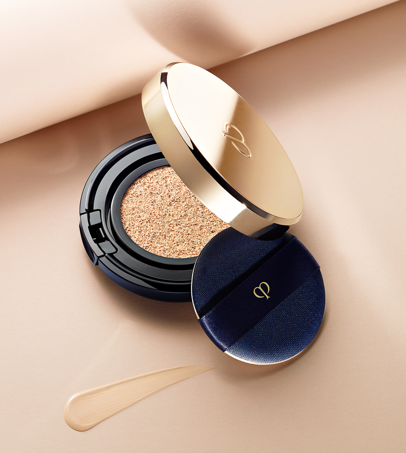 cle de peau Radiant Cushion Foundation的圖片搜尋結果