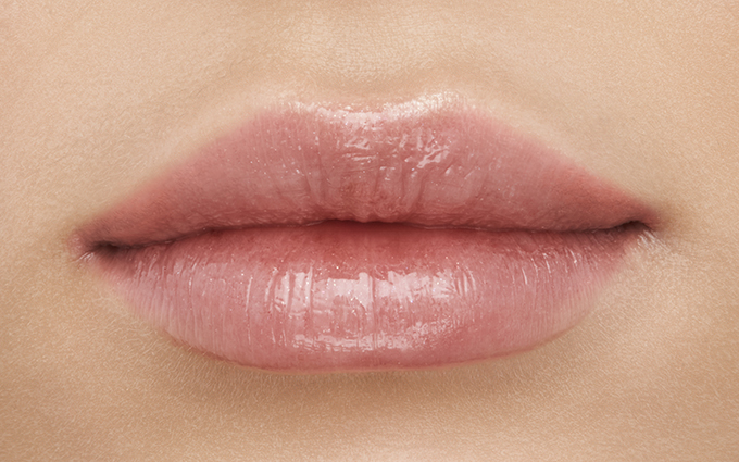 Radiant Lip Gloss Lip Gloss MAKEUP Cl de Peau Beaut