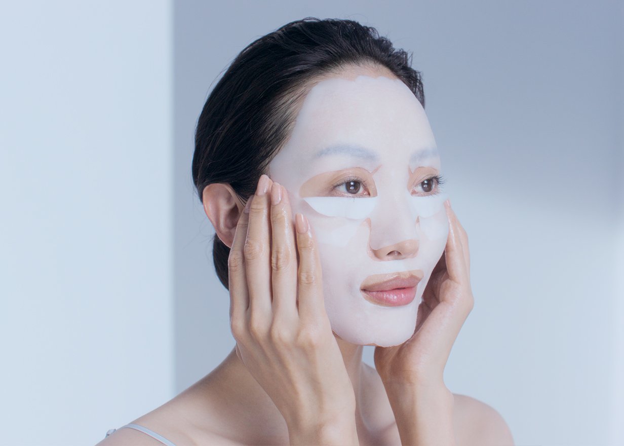 メラニンの生成を抑え、シミ・そばかすを防ぐ