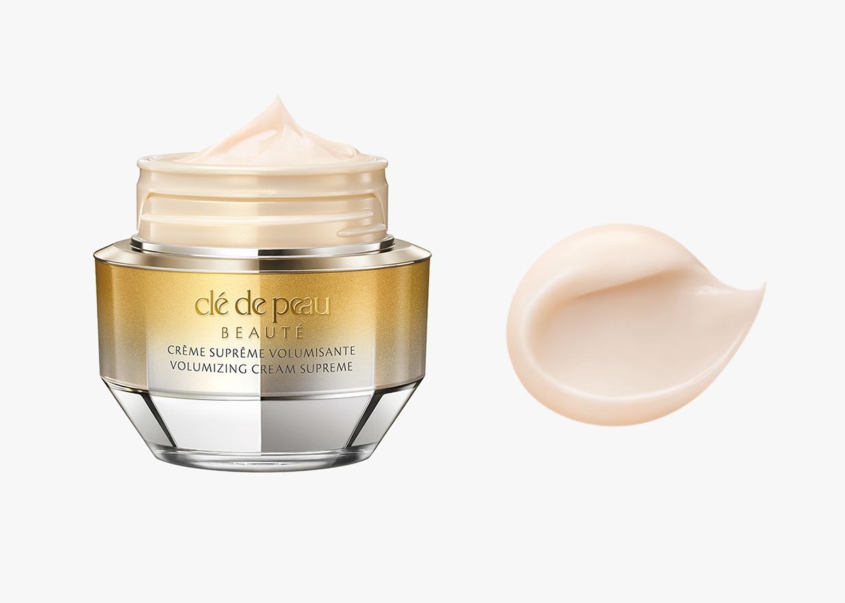 濃密でこくがありながら、肌につけた瞬間とろけるようになじむ、独自のテクスチャー