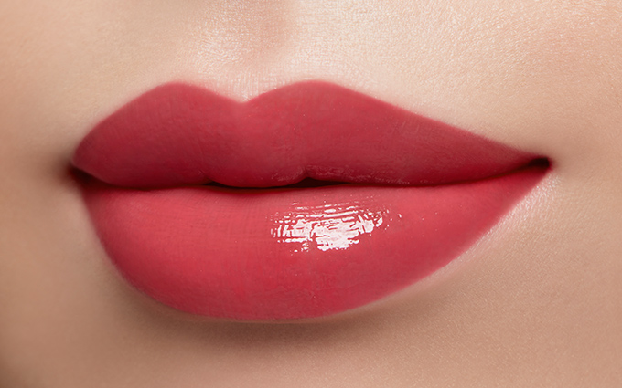 Radiant Liquid Rouge Shine Cle De Peau Beaute